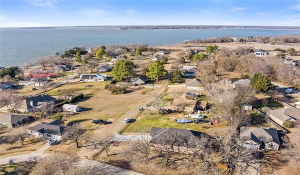 402 Lagoon Drive, Gun Barrel City, TX 75156, 3 Bedrooms Bedrooms, ,2 BathroomsBathrooms,Residential,For Sale,402 Lagoon Drive,20833838