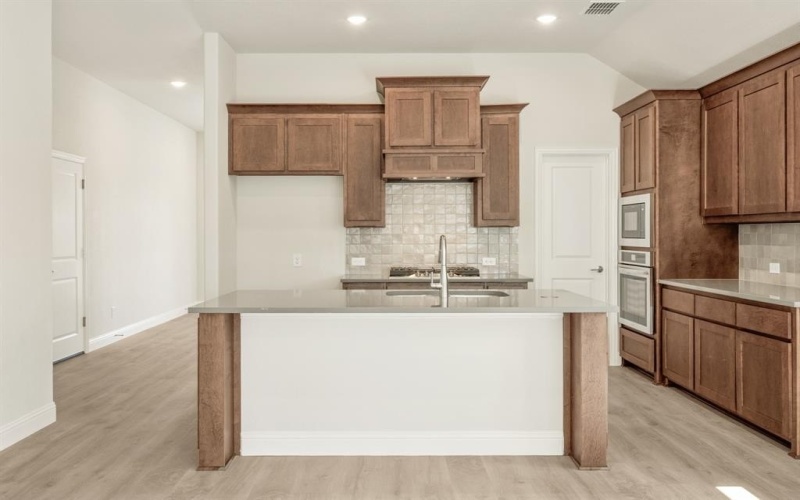 1016 Pineview Lane, Crowley, TX 76036, 4 Bedrooms Bedrooms, ,3 BathroomsBathrooms,Residential,For Sale,1016 Pineview Lane,20830464