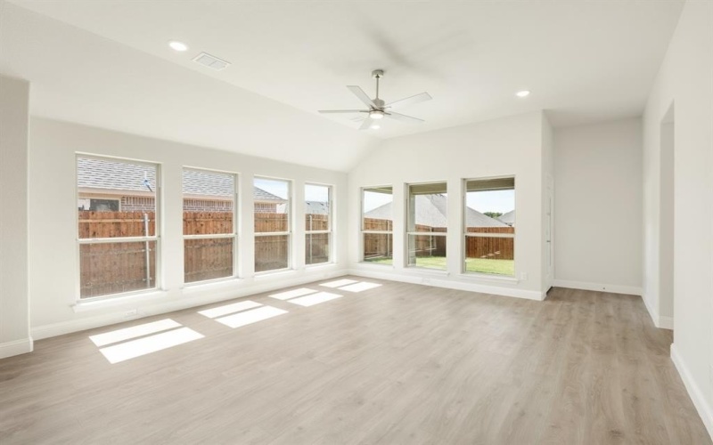 1016 Pineview Lane, Crowley, TX 76036, 4 Bedrooms Bedrooms, ,3 BathroomsBathrooms,Residential,For Sale,1016 Pineview Lane,20830464