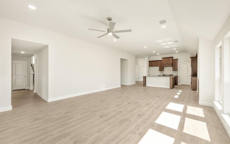 1016 Pineview Lane, Crowley, TX 76036, 4 Bedrooms Bedrooms, ,3 BathroomsBathrooms,Residential,For Sale,1016 Pineview Lane,20830464