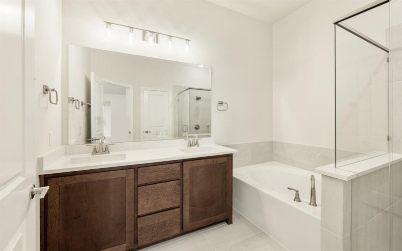 1016 Pineview Lane, Crowley, TX 76036, 4 Bedrooms Bedrooms, ,3 BathroomsBathrooms,Residential,For Sale,1016 Pineview Lane,20830464