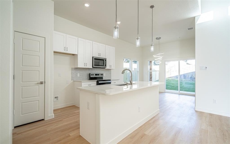 3320 Brazos River Drive, Granbury, TX 76048, 3 Bedrooms Bedrooms, ,2 BathroomsBathrooms,Residential,For Sale,3320 Brazos River Drive,20833979