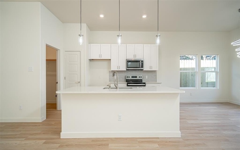3320 Brazos River Drive, Granbury, TX 76048, 3 Bedrooms Bedrooms, ,2 BathroomsBathrooms,Residential,For Sale,3320 Brazos River Drive,20833979