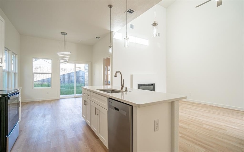 3320 Brazos River Drive, Granbury, TX 76048, 3 Bedrooms Bedrooms, ,2 BathroomsBathrooms,Residential,For Sale,3320 Brazos River Drive,20833979