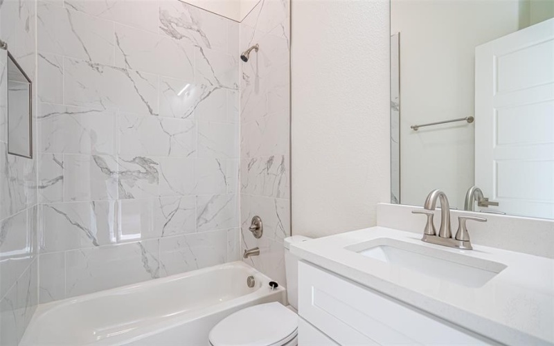 3320 Brazos River Drive, Granbury, TX 76048, 3 Bedrooms Bedrooms, ,2 BathroomsBathrooms,Residential,For Sale,3320 Brazos River Drive,20833979