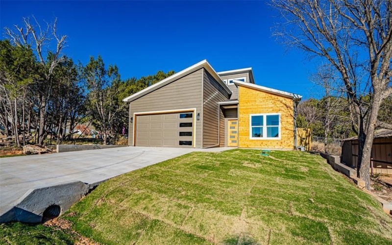 3320 Brazos River Drive, Granbury, TX 76048, 3 Bedrooms Bedrooms, ,2 BathroomsBathrooms,Residential,For Sale,3320 Brazos River Drive,20833979