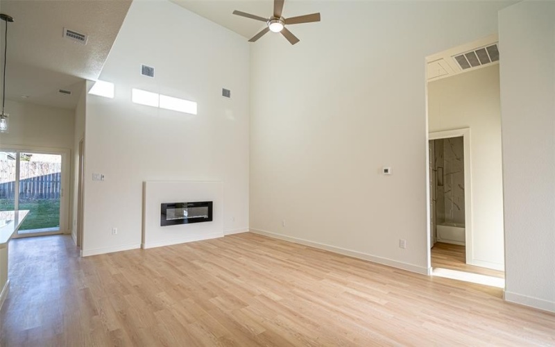 3320 Brazos River Drive, Granbury, TX 76048, 3 Bedrooms Bedrooms, ,2 BathroomsBathrooms,Residential,For Sale,3320 Brazos River Drive,20833979