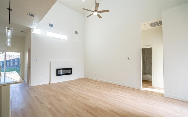 3320 Brazos River Drive, Granbury, TX 76048, 3 Bedrooms Bedrooms, ,2 BathroomsBathrooms,Residential,For Sale,3320 Brazos River Drive,20833979