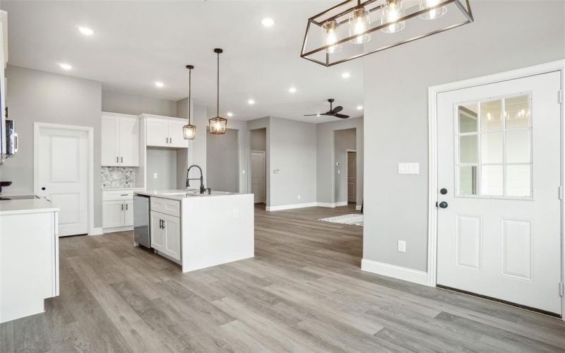 5824 Belaire Circle, Granbury, TX 76048, 3 Bedrooms Bedrooms, ,2 BathroomsBathrooms,Residential,For Sale,5824 Belaire Circle,20833992