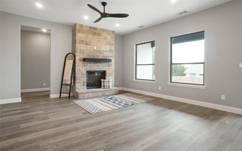 5824 Belaire Circle, Granbury, TX 76048, 3 Bedrooms Bedrooms, ,2 BathroomsBathrooms,Residential,For Sale,5824 Belaire Circle,20833992