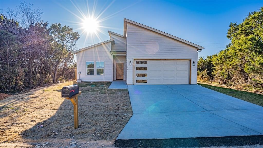 3501 Brazos River Drive, Granbury, TX 76048, 3 Bedrooms Bedrooms, ,2 BathroomsBathrooms,Residential,For Sale,3501 Brazos River Drive,20834044