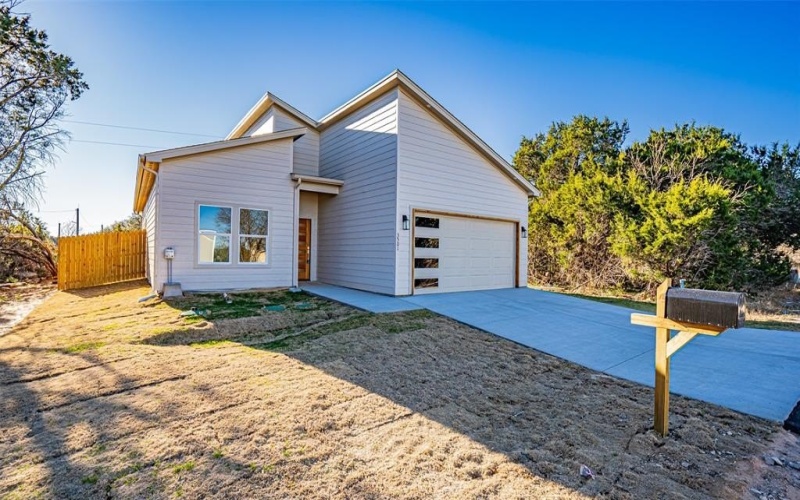 3501 Brazos River Drive, Granbury, TX 76048, 3 Bedrooms Bedrooms, ,2 BathroomsBathrooms,Residential,For Sale,3501 Brazos River Drive,20834044