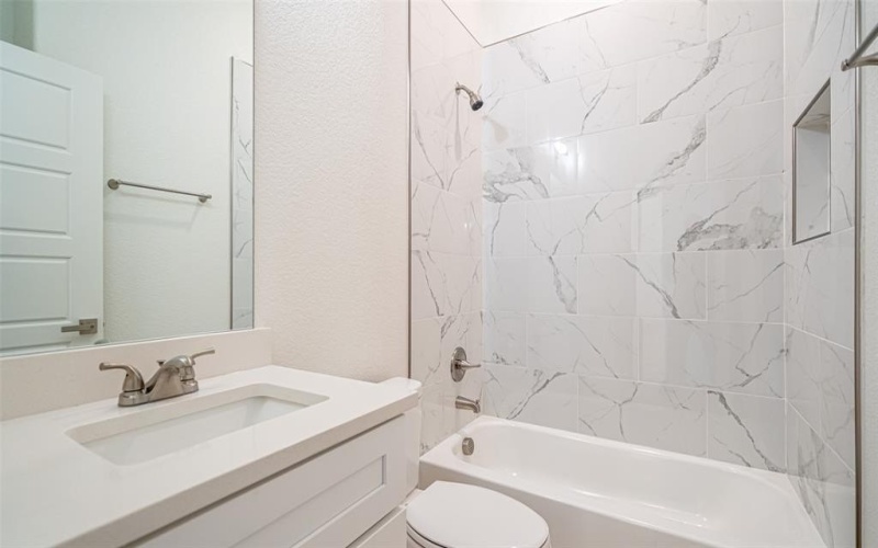 3501 Brazos River Drive, Granbury, TX 76048, 3 Bedrooms Bedrooms, ,2 BathroomsBathrooms,Residential,For Sale,3501 Brazos River Drive,20834044