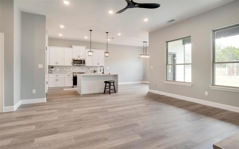 5813 Stonegate Circle, Granbury, TX 76048, 3 Bedrooms Bedrooms, ,2 BathroomsBathrooms,Residential,For Sale,5813 Stonegate Circle,20834052