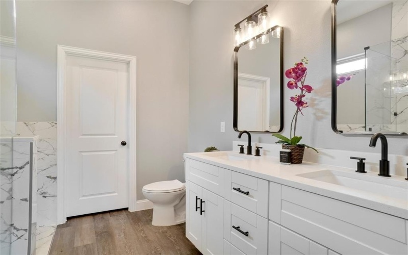 5813 Stonegate Circle, Granbury, TX 76048, 3 Bedrooms Bedrooms, ,2 BathroomsBathrooms,Residential,For Sale,5813 Stonegate Circle,20834052