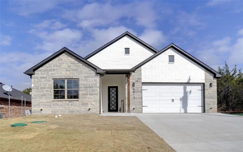 5813 Stonegate Circle, Granbury, TX 76048, 3 Bedrooms Bedrooms, ,2 BathroomsBathrooms,Residential,For Sale,5813 Stonegate Circle,20834052