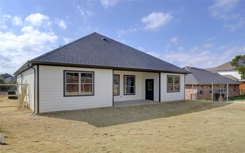 5813 Stonegate Circle, Granbury, TX 76048, 3 Bedrooms Bedrooms, ,2 BathroomsBathrooms,Residential,For Sale,5813 Stonegate Circle,20834052