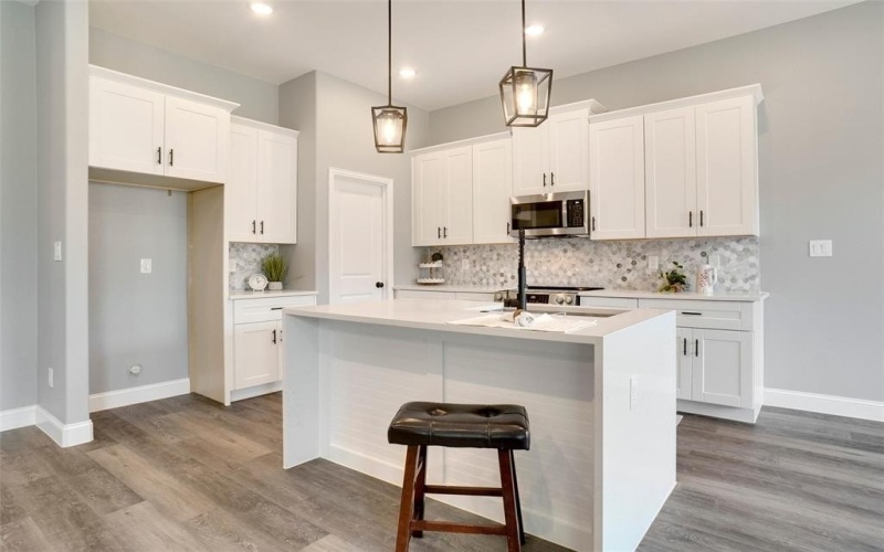 5813 Stonegate Circle, Granbury, TX 76048, 3 Bedrooms Bedrooms, ,2 BathroomsBathrooms,Residential,For Sale,5813 Stonegate Circle,20834052