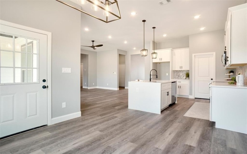 5813 Stonegate Circle, Granbury, TX 76048, 3 Bedrooms Bedrooms, ,2 BathroomsBathrooms,Residential,For Sale,5813 Stonegate Circle,20834052