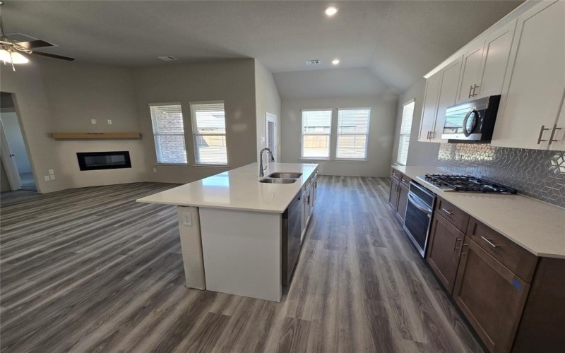881 Boomer Lane, Ferris, TX 75125, 4 Habitaciones Habitaciones , ,3 BañosBaños,Residential,En Venta,881 Boomer Lane,20830592