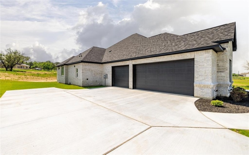 208 Ash Court, Weatherford, TX 76085, 3 Bedrooms Bedrooms, ,2 BathroomsBathrooms,Residential,For Sale,208 Ash Court,20835044