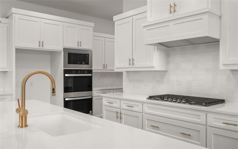 2301 Hawk Meadow Court, Mansfield, TX 76063, 4 Habitaciones Habitaciones , ,5 BañosBaños,Residential,En Venta,2301 Hawk Meadow Court,20835601
