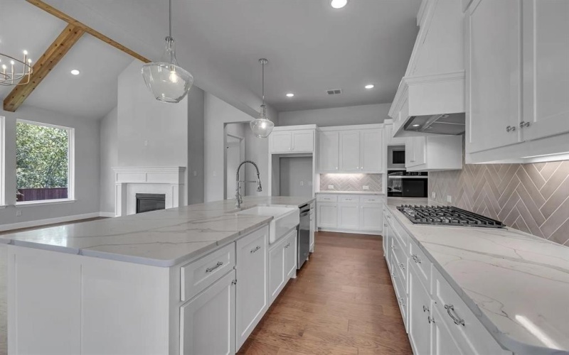 2301 Hawk Meadow Court, Mansfield, TX 76063, 4 Habitaciones Habitaciones , ,5 BañosBaños,Residential,En Venta,2301 Hawk Meadow Court,20835601