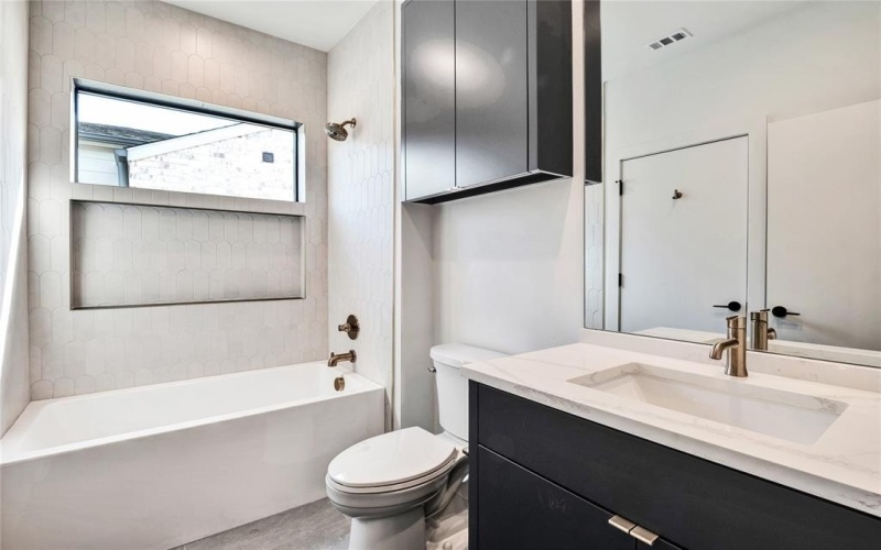 6923 Inverness Lane, Dallas, TX 75214, 5 Habitaciones Habitaciones , ,6 BañosBaños,Residential,En Venta,6923 Inverness Lane,20835725