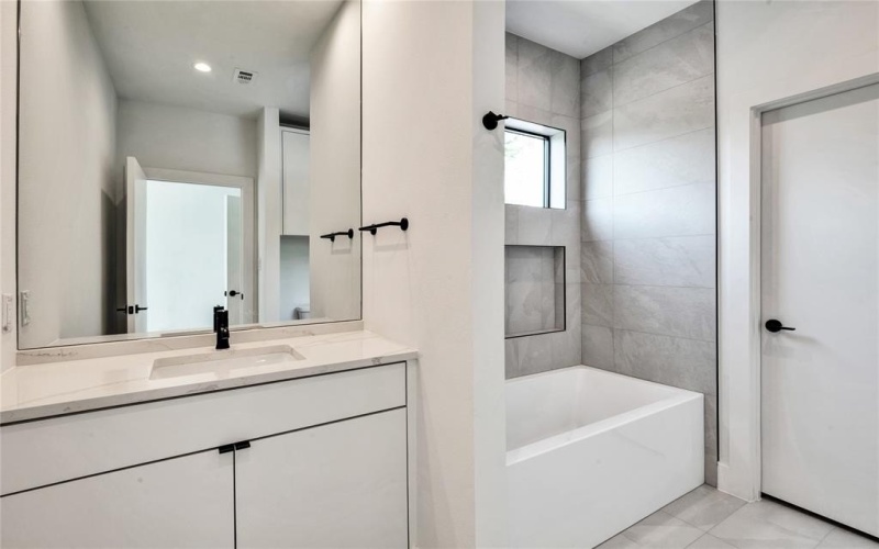6923 Inverness Lane, Dallas, TX 75214, 5 Habitaciones Habitaciones , ,6 BañosBaños,Residential,En Venta,6923 Inverness Lane,20835725