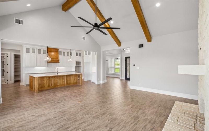 1027 Estancia Boulevard, Weatherford, TX 76088, 4 Habitaciones Habitaciones , ,3 BañosBaños,Residential,En Venta,1027 Estancia Boulevard,20835938