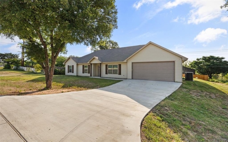 5441 Tin Top Highway, Granbury, TX 76048, 3 Bedrooms Bedrooms, ,2 BathroomsBathrooms,Residential,For Sale,5441 Tin Top Highway,20836170