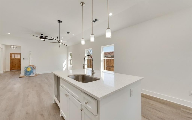 3911 Diamond Avenue, Dallas, TX 75215, 3 Bedrooms Bedrooms, ,2 BathroomsBathrooms,Residential,For Sale,3911 Diamond Avenue,20834194