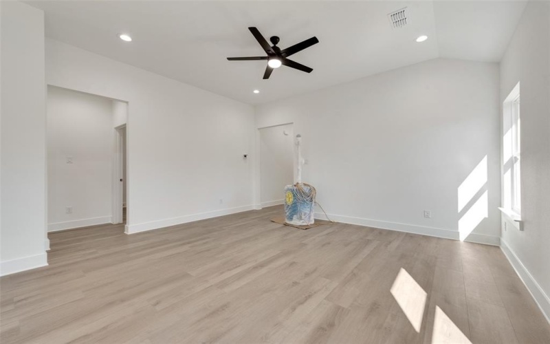 3911 Diamond Avenue, Dallas, TX 75215, 3 Bedrooms Bedrooms, ,2 BathroomsBathrooms,Residential,For Sale,3911 Diamond Avenue,20834194