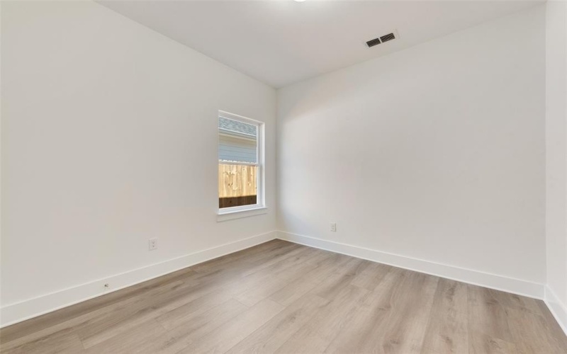 3911 Diamond Avenue, Dallas, TX 75215, 3 Bedrooms Bedrooms, ,2 BathroomsBathrooms,Residential,For Sale,3911 Diamond Avenue,20834194