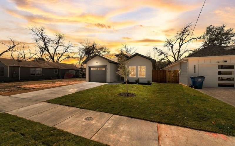 3911 Diamond Avenue, Dallas, TX 75215, 3 Bedrooms Bedrooms, ,2 BathroomsBathrooms,Residential,For Sale,3911 Diamond Avenue,20834194