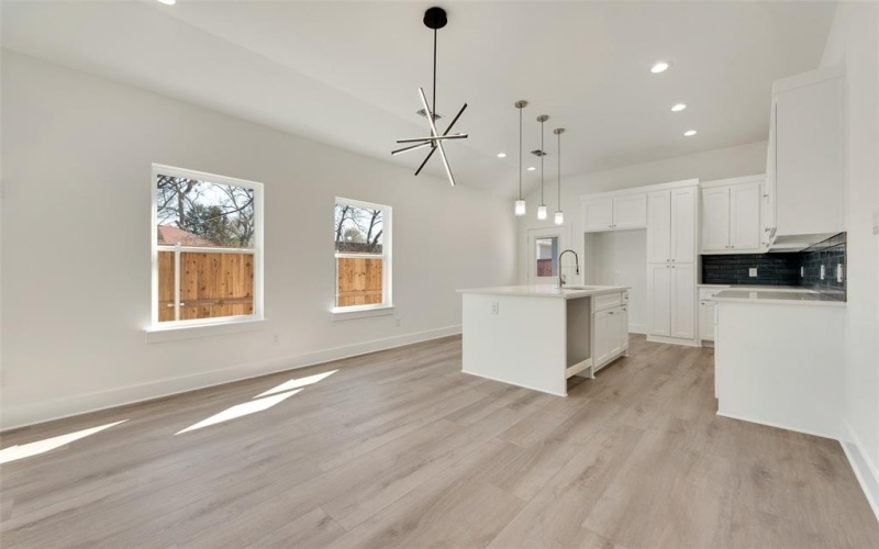 3911 Diamond Avenue, Dallas, TX 75215, 3 Bedrooms Bedrooms, ,2 BathroomsBathrooms,Residential,For Sale,3911 Diamond Avenue,20834194