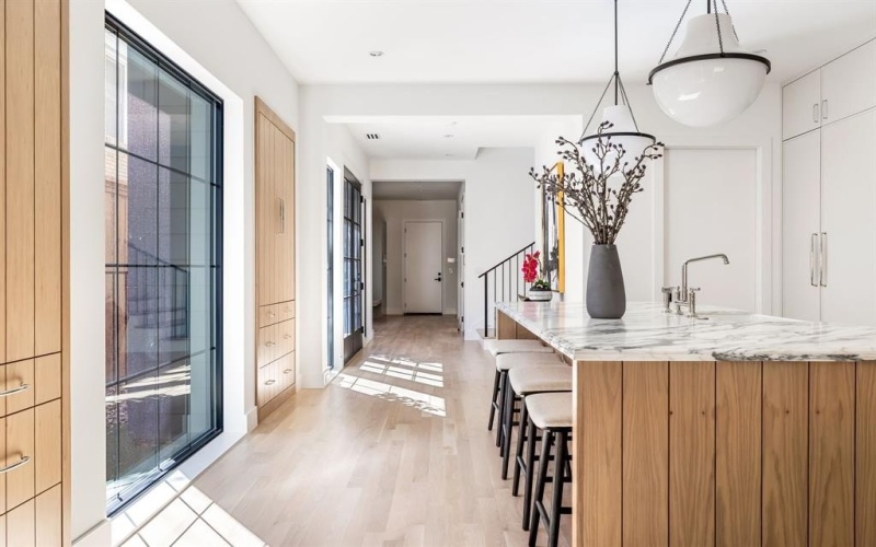 4107 Hawthorne Avenue, Dallas, TX 75219, 3 Habitaciones Habitaciones , ,3 BañosBaños,Residential,En Venta,4107 Hawthorne Avenue,20834497