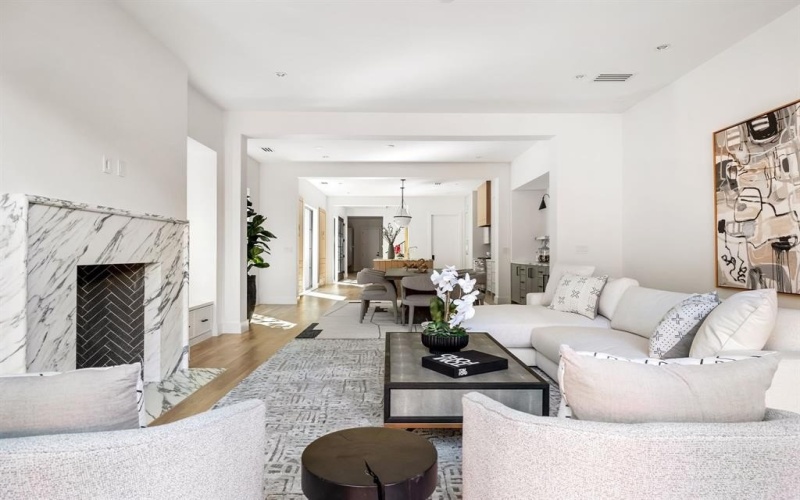 4107 Hawthorne Avenue, Dallas, TX 75219, 3 Habitaciones Habitaciones , ,3 BañosBaños,Residential,En Venta,4107 Hawthorne Avenue,20834497
