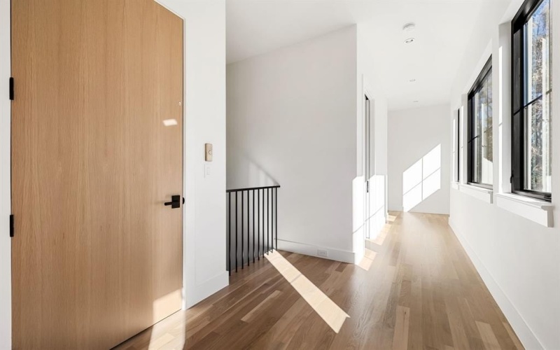 4107 Hawthorne Avenue, Dallas, TX 75219, 3 Habitaciones Habitaciones , ,3 BañosBaños,Residential,En Venta,4107 Hawthorne Avenue,20834497