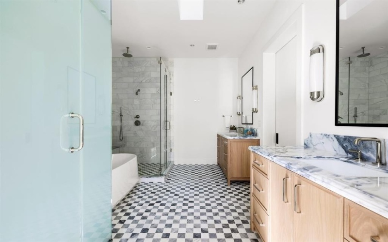 4107 Hawthorne Avenue, Dallas, TX 75219, 3 Habitaciones Habitaciones , ,3 BañosBaños,Residential,En Venta,4107 Hawthorne Avenue,20834497