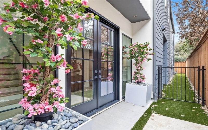 4107 Hawthorne Avenue, Dallas, TX 75219, 3 Habitaciones Habitaciones , ,3 BañosBaños,Residential,En Venta,4107 Hawthorne Avenue,20834497