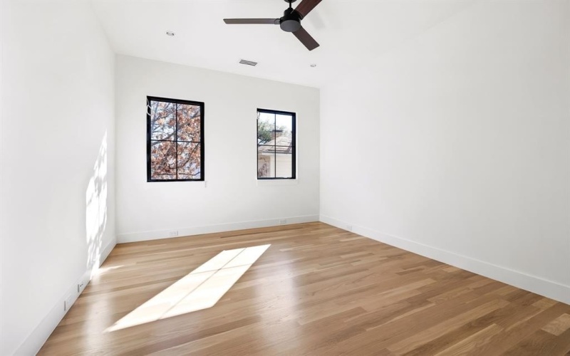 4107 Hawthorne Avenue, Dallas, TX 75219, 3 Habitaciones Habitaciones , ,3 BañosBaños,Residential,En Venta,4107 Hawthorne Avenue,20834497
