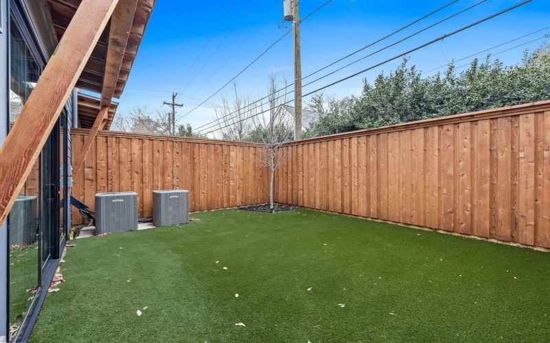 4107 Hawthorne Avenue, Dallas, TX 75219, 3 Habitaciones Habitaciones , ,3 BañosBaños,Residential,En Venta,4107 Hawthorne Avenue,20834497