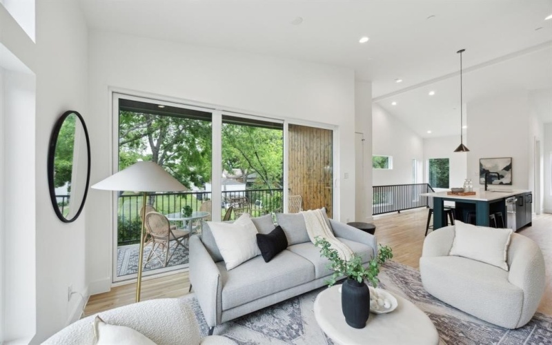 2138 Lovedale Avenue #105, Dallas, TX 75235, 1 Bedroom Bedrooms, ,1 BathroomBathrooms,Residential,For Sale,2138 Lovedale Avenue,20834503