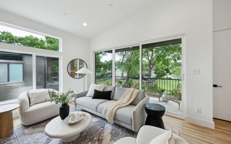 2138 Lovedale Avenue #105, Dallas, TX 75235, 1 Bedroom Bedrooms, ,1 BathroomBathrooms,Residential,For Sale,2138 Lovedale Avenue,20834503