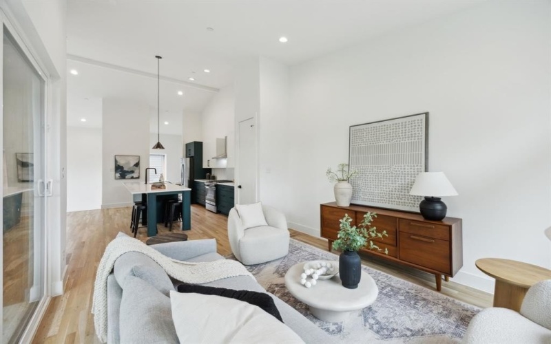 2138 Lovedale Avenue #105, Dallas, TX 75235, 1 Bedroom Bedrooms, ,1 BathroomBathrooms,Residential,For Sale,2138 Lovedale Avenue,20834503