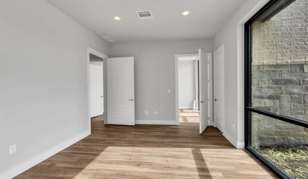 1701 Fountainview Drive, Mansfield, TX 76063, ,Other,For Sale,1701 Fountainview Drive,20834554