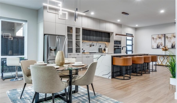 809 Bayonne Street, Dallas, TX 75212, 11 Bedrooms Bedrooms, ,8 BathroomsBathrooms,Residential Multi Family,For Sale,809 Bayonne Street,20834690