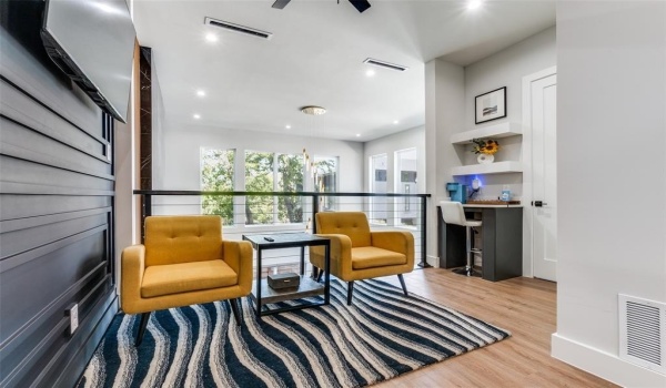 809 Bayonne Street, Dallas, TX 75212, 11 Bedrooms Bedrooms, ,8 BathroomsBathrooms,Residential Multi Family,For Sale,809 Bayonne Street,20834690