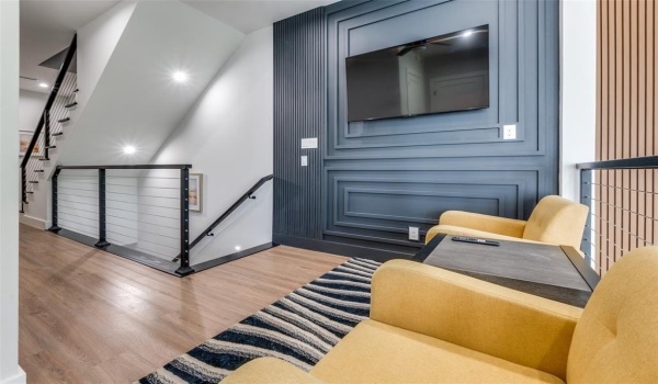 809 Bayonne Street, Dallas, TX 75212, 11 Bedrooms Bedrooms, ,8 BathroomsBathrooms,Residential Multi Family,For Sale,809 Bayonne Street,20834690